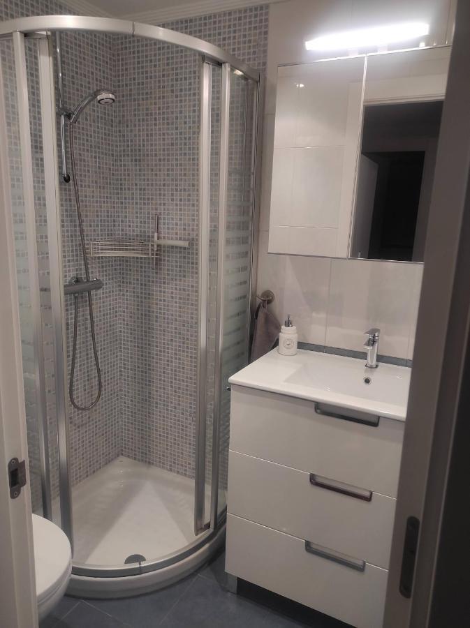 Habitación céntrica enorme parking privado desayuno baño privado Apartamento Oviedo Exterior foto