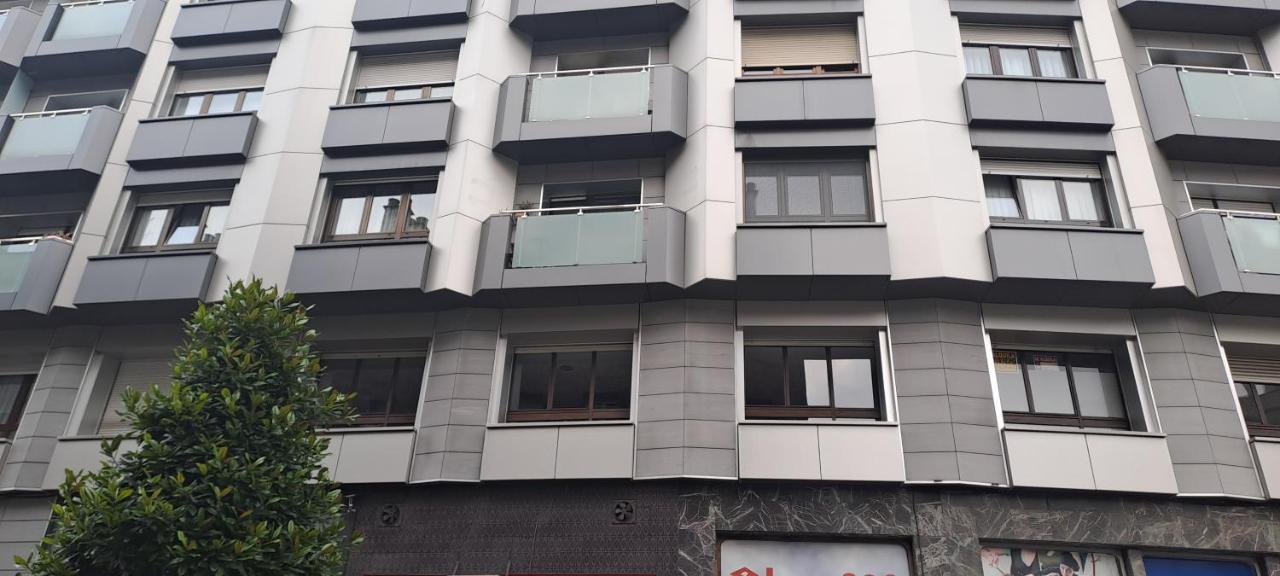 Habitación céntrica enorme parking privado desayuno baño privado Apartamento Oviedo Exterior foto